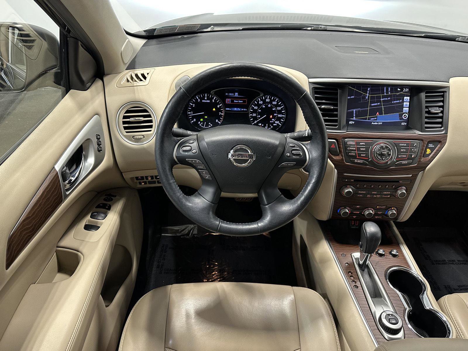 Used 2019 Nissan Pathfinder Platinum image 19