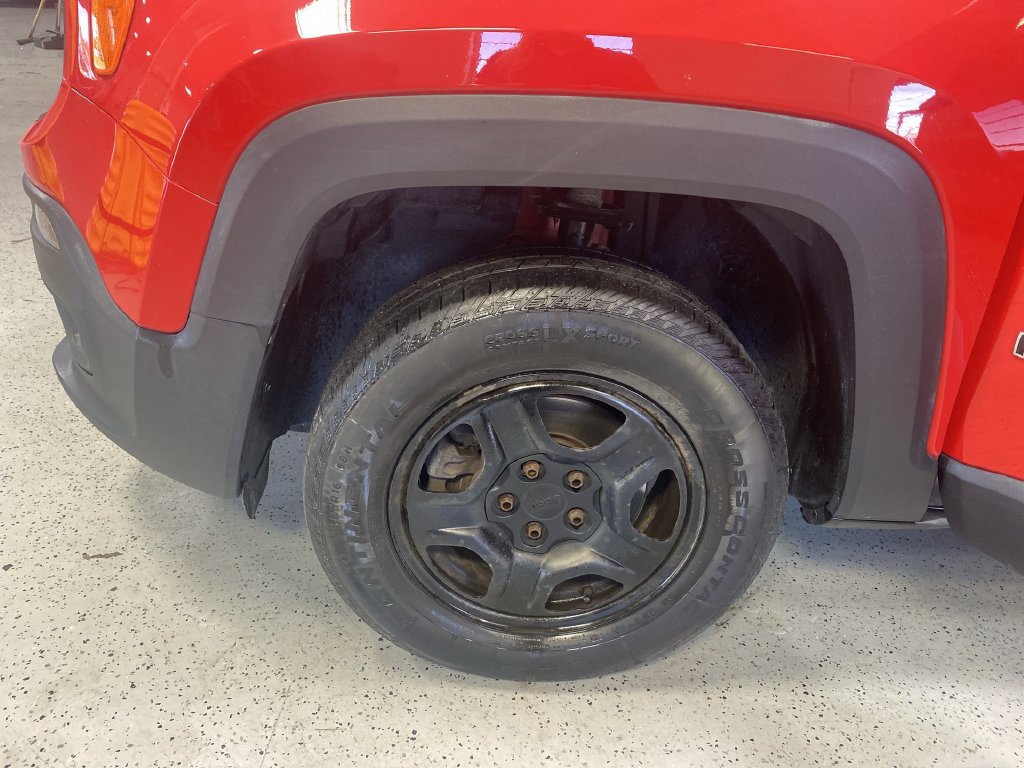 Used 2015 Jeep Renegade Sport w/ Power & Air Group AWD/4WD image 41