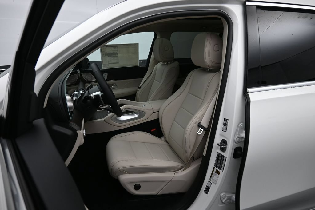 New 2027 Mercedes-Benz GLS 450 4MATIC image 17