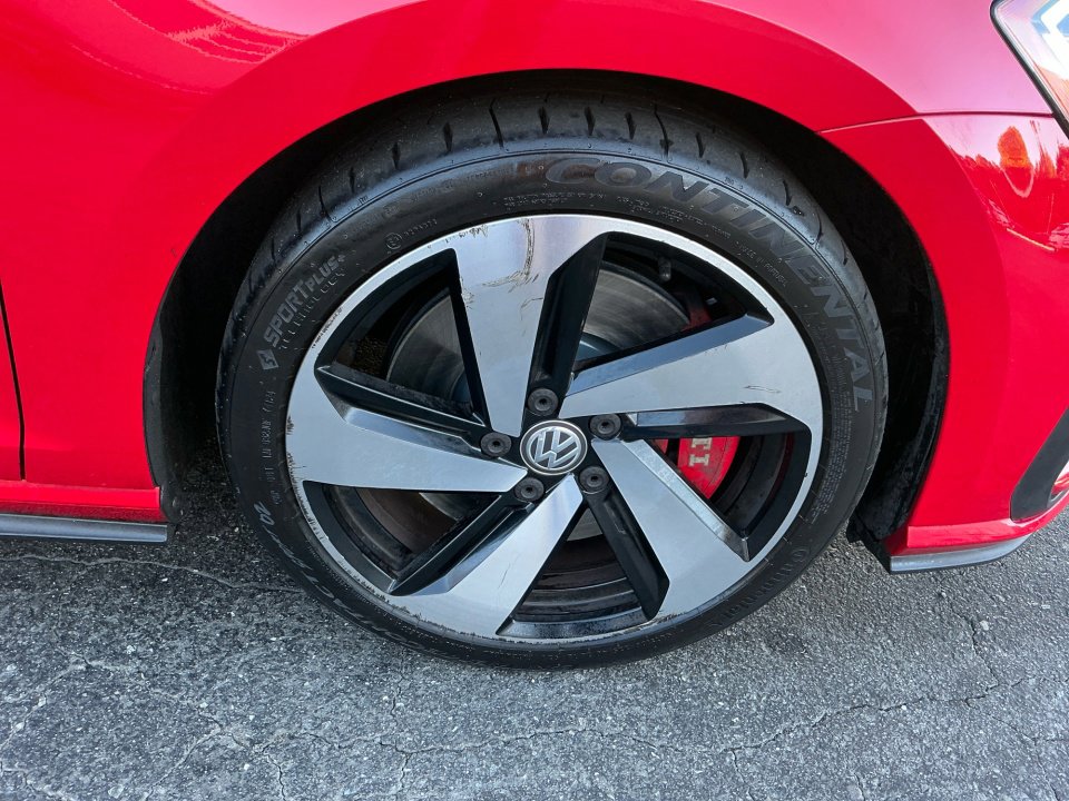 Used 2018 Volkswagen GTI SE w/ SE Leather Package image 28