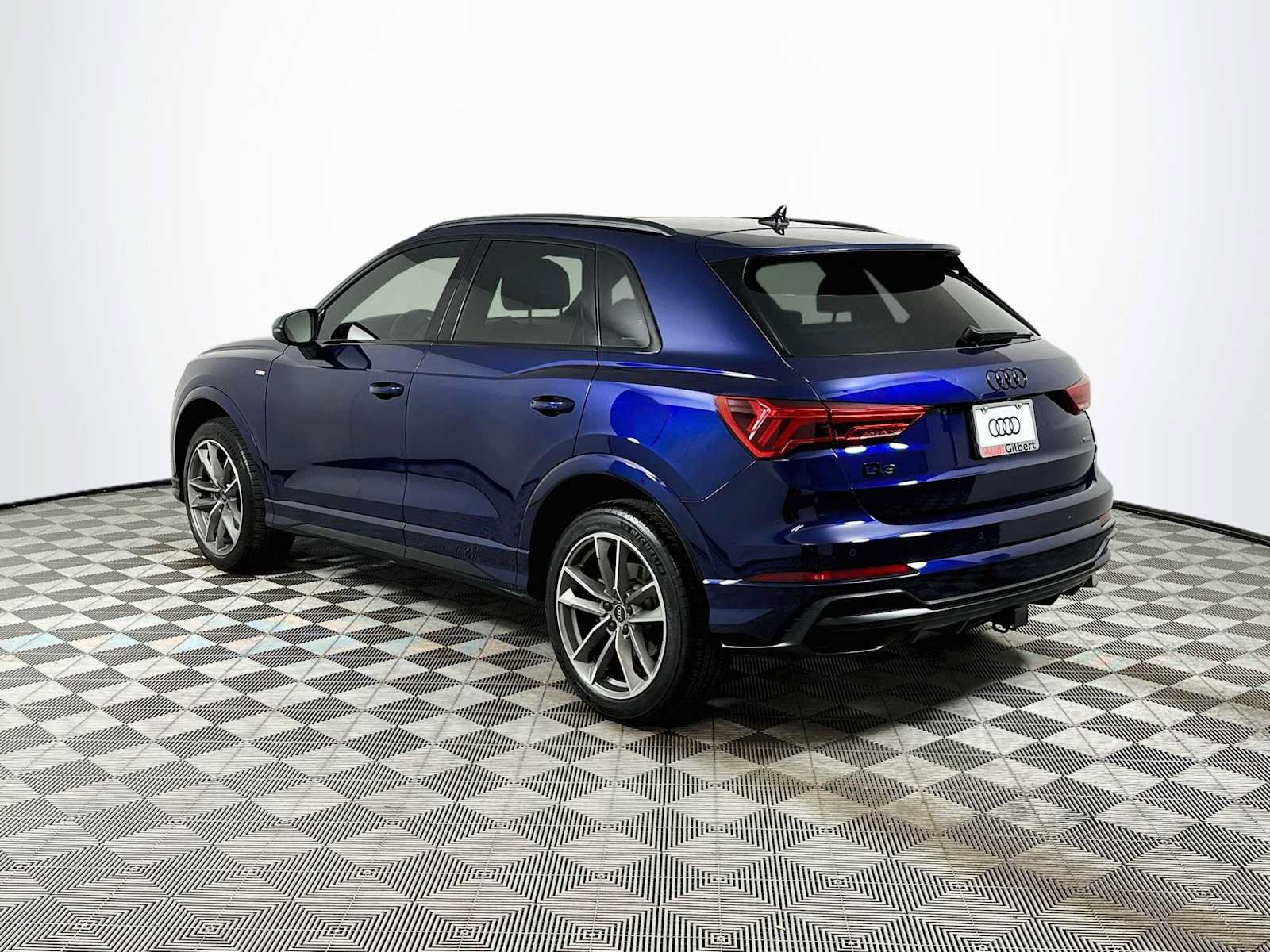 Used 2021 Audi Q3 2.0T Premium w/ Convenience Package AWD/4WD image 5