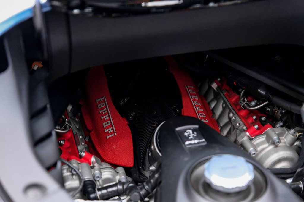 Used 2022 Ferrari SF90 Spider image 58