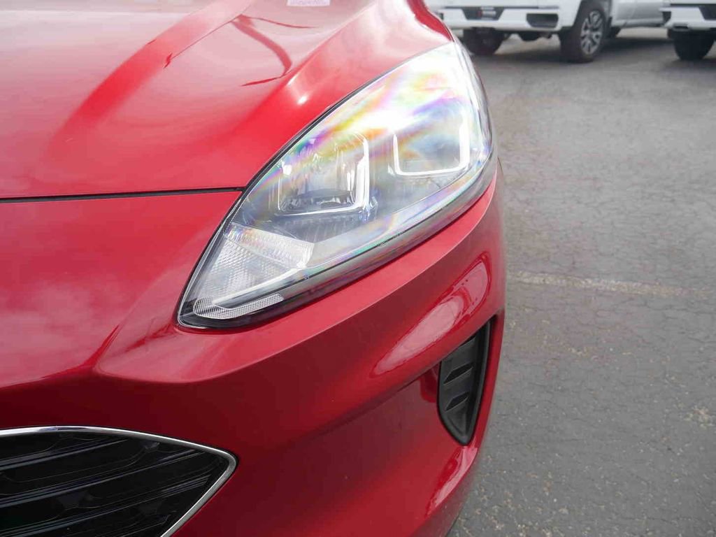 Used 2022 Ford Escape SE w/ SE Sport Appearance Package image 19