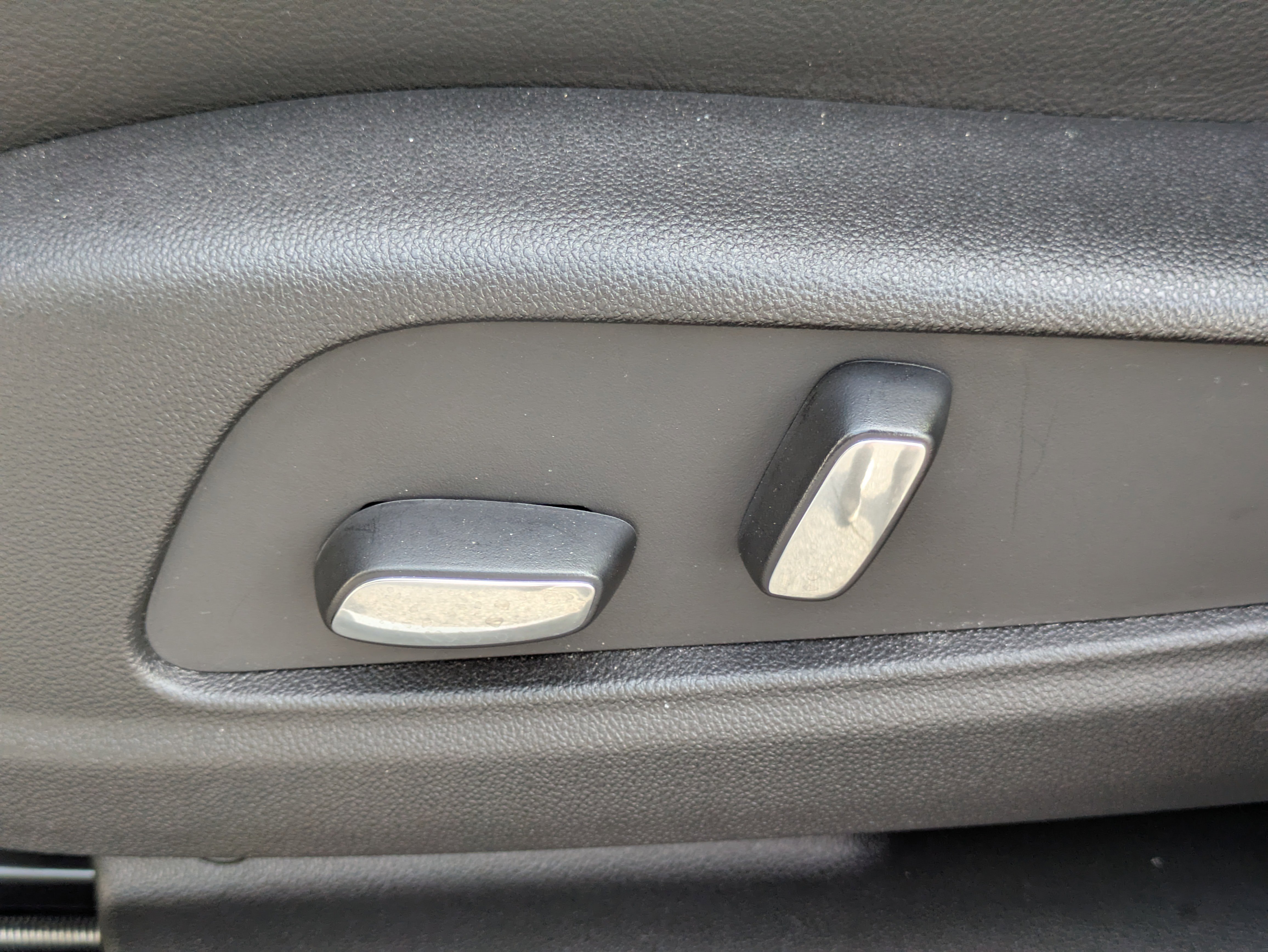 Used 2024 Cadillac XT6 Luxury FWD image 13