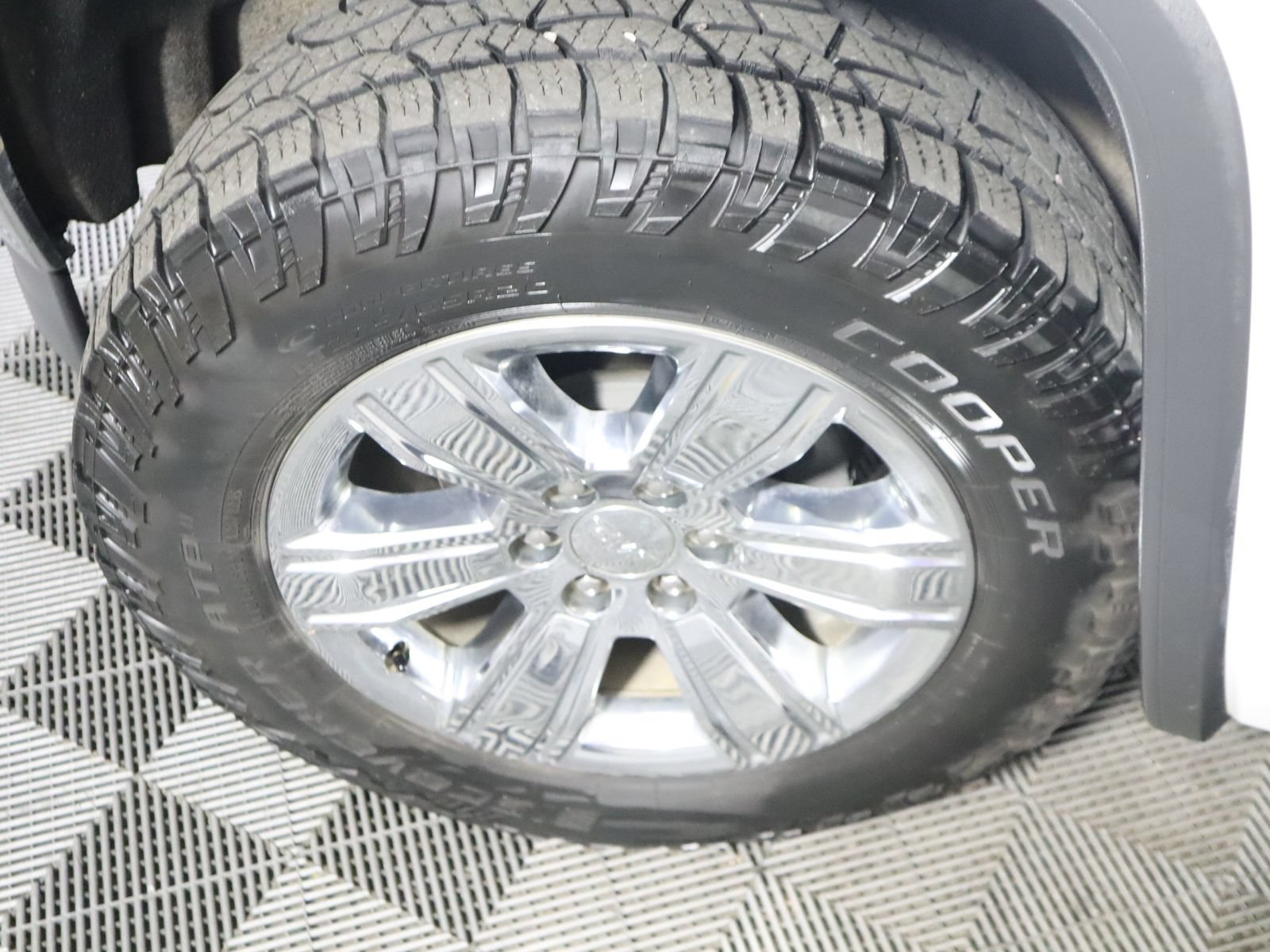 Used 2018 GMC Sierra 1500 SLT AWD/4WD image 22
