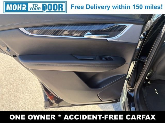 Used 2025 Cadillac XT6 Premium Luxury image 28