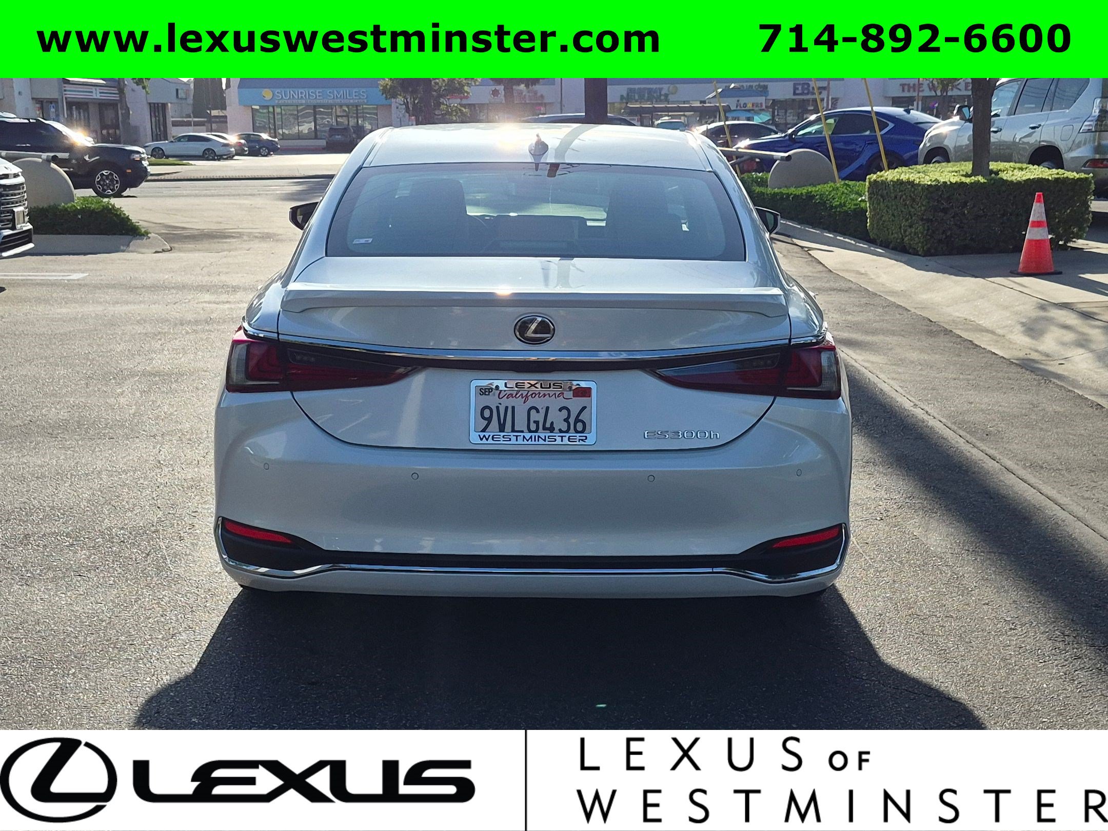 Certified 2025 Lexus ES 300h w/ Premium Package FWD image 9