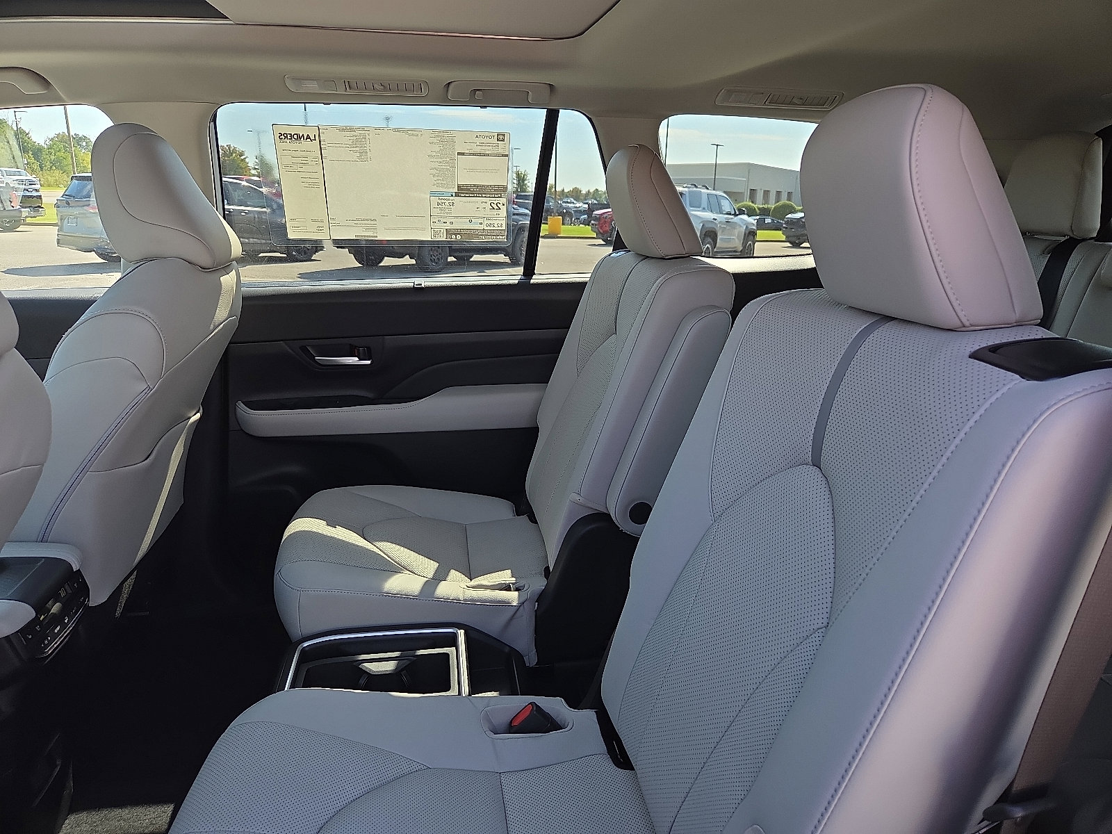 New 2026 Toyota Grand Highlander Platinum image 9