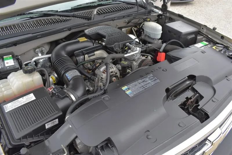 Used 2005 Chevrolet Silverado 2500 LT w/ Heavy-Duty Power Package AWD/4WD image 27
