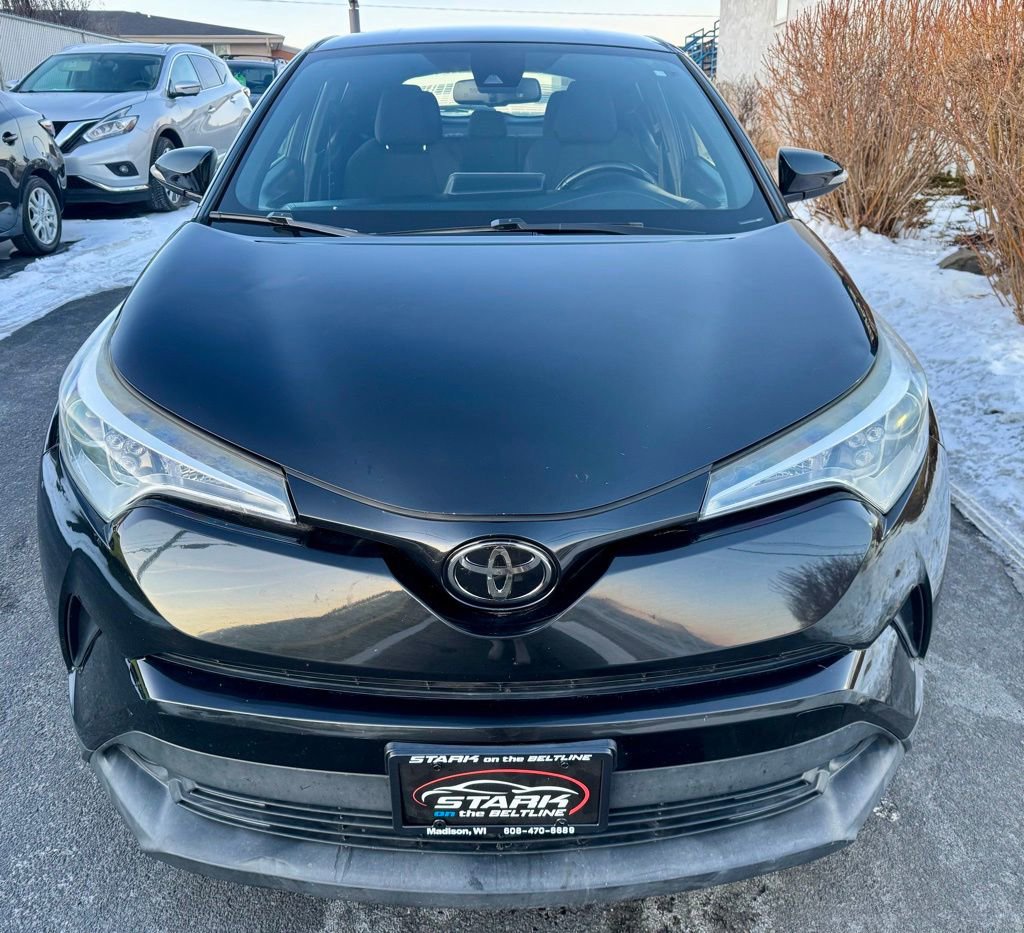 Used 2018 Toyota C-HR XLE image 3