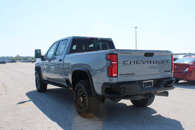 Used 2024 Chevrolet Silverado 2500 ZR2 w/ Technology Package AWD/4WD image 40