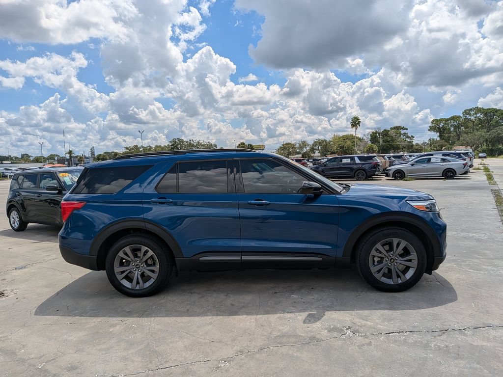 Used 2023 Ford Explorer XLT w/ Equipment Group 202A RWD image 8