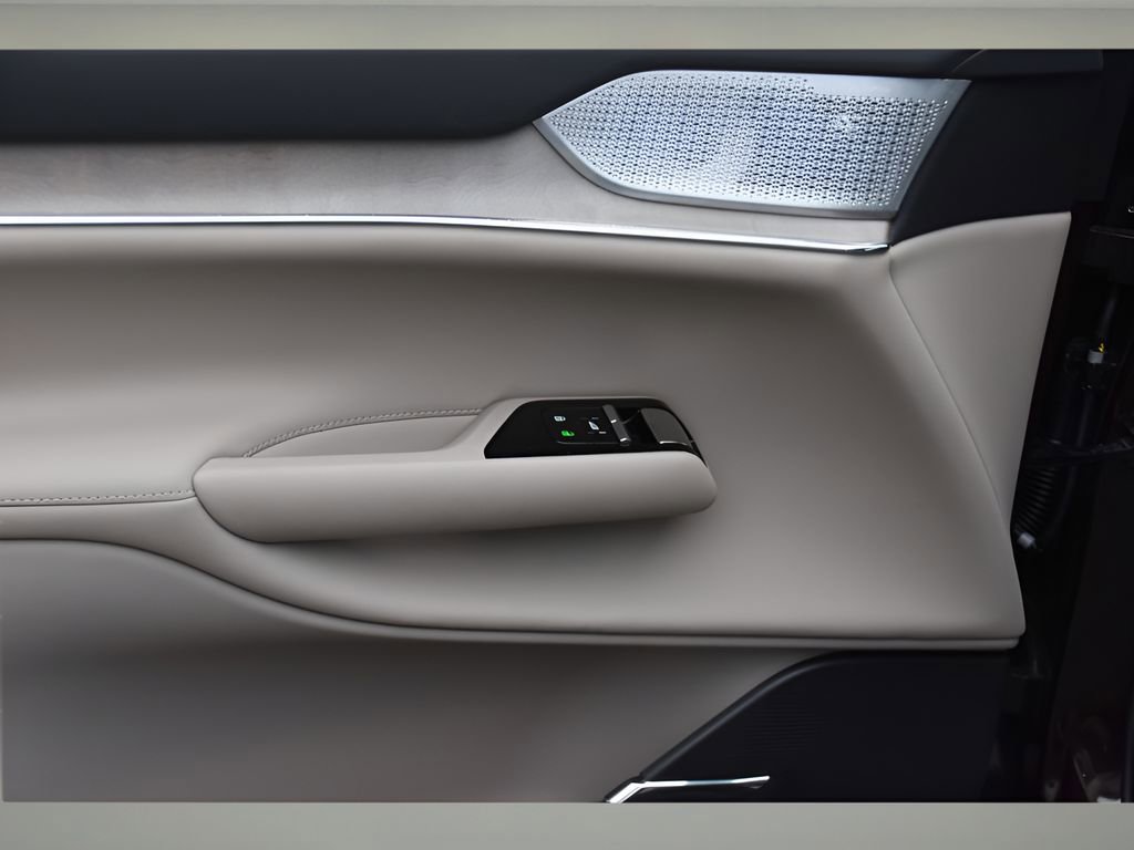 Used 2025 Volvo EX90 Ultra image 25