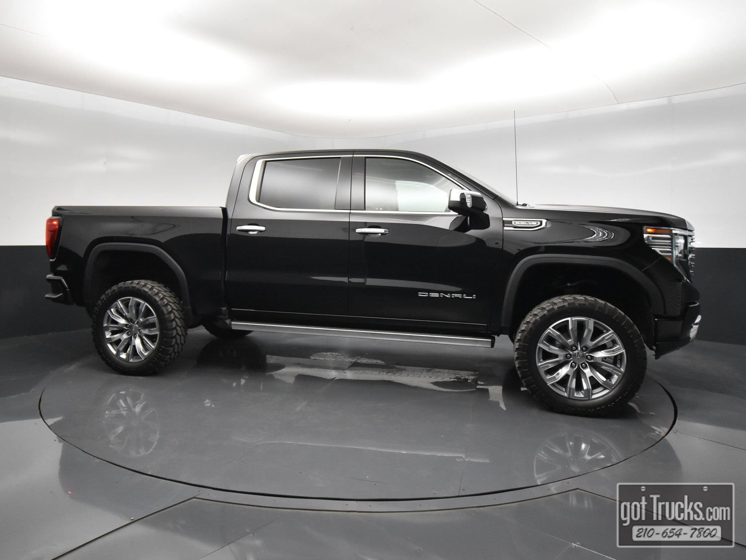 Used 2024 GMC Sierra 1500 Denali w/ Denali Reserve Package AWD/4WD image 53