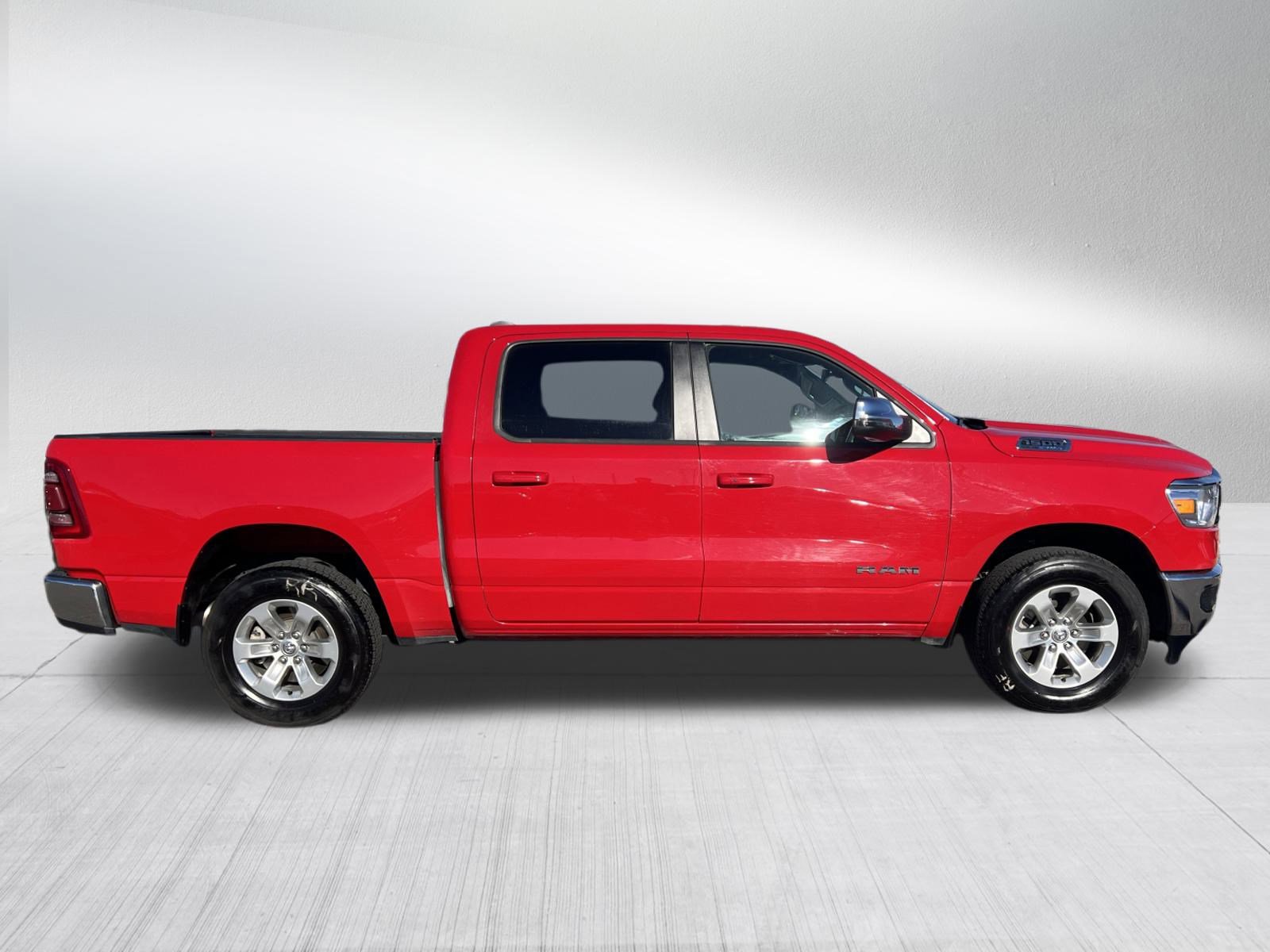 Used 2024 RAM 1500 Laramie image 8