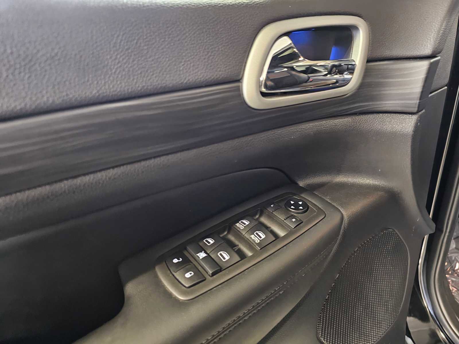 Used 2021 Jeep Grand Cherokee Laredo X image 25