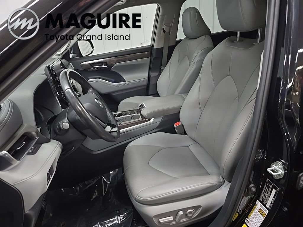 Used 2020 Toyota Highlander Limited AWD/4WD image 34