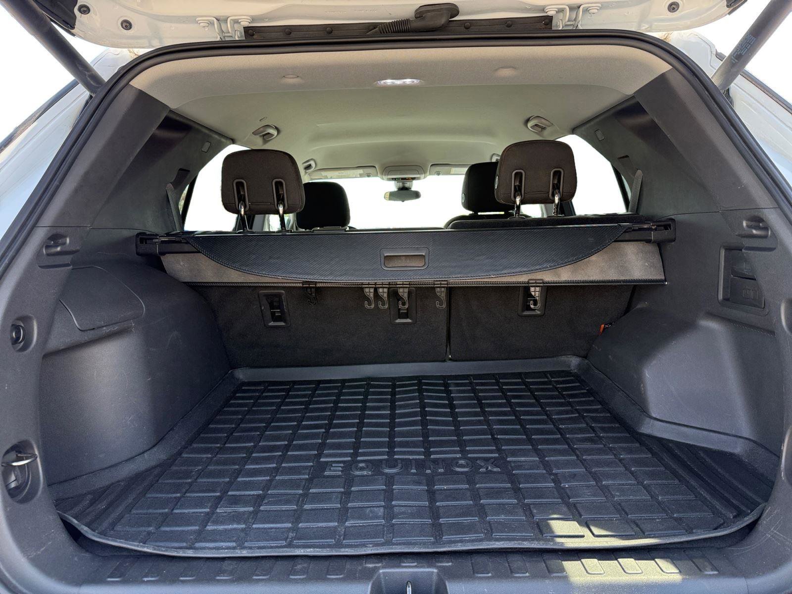 Used 2020 Chevrolet Equinox LT w/ Driver Convenience Package image 21