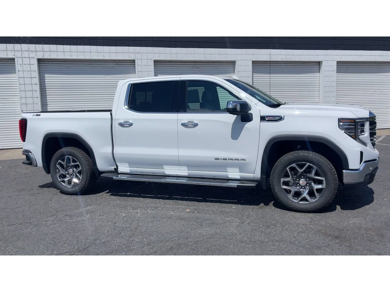 New 2026 GMC Sierra 1500 SLT w/ SLT Premium Plus Package AWD/4WD image 4