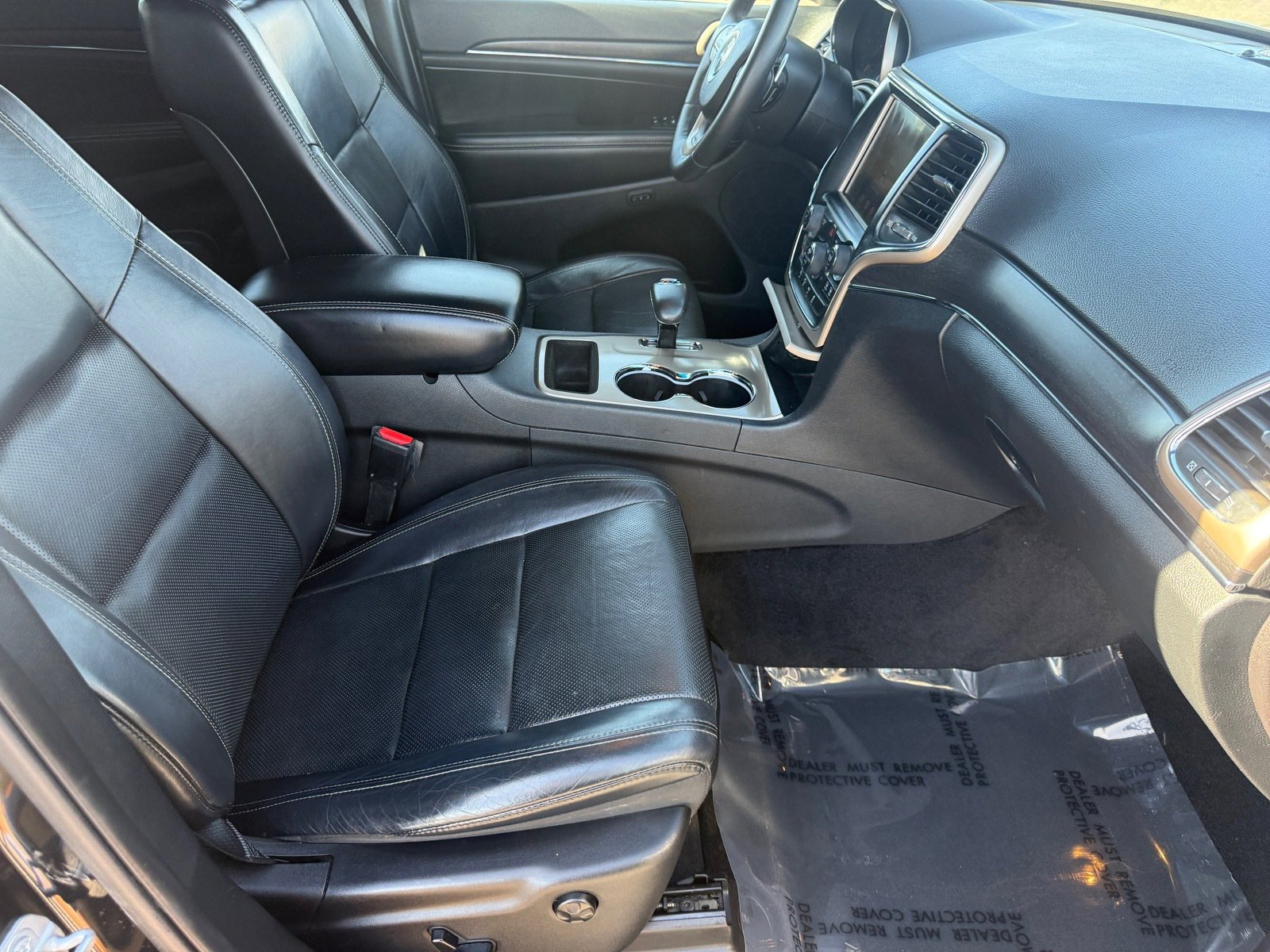 Used 2015 Jeep Grand Cherokee Limited w/ Luxury Group II image 31