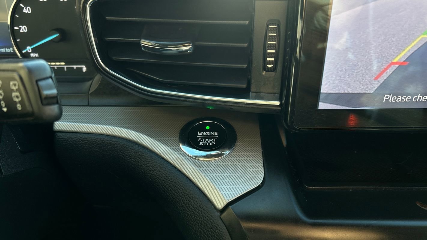 Used 2020 Ford Explorer XLT w/ Equipment Group 202A image 30