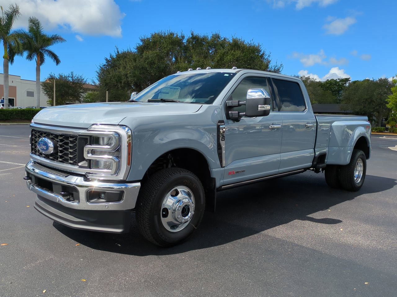 New 2026 Ford F350 4x4 Crew Cab DRW Super Duty image 8