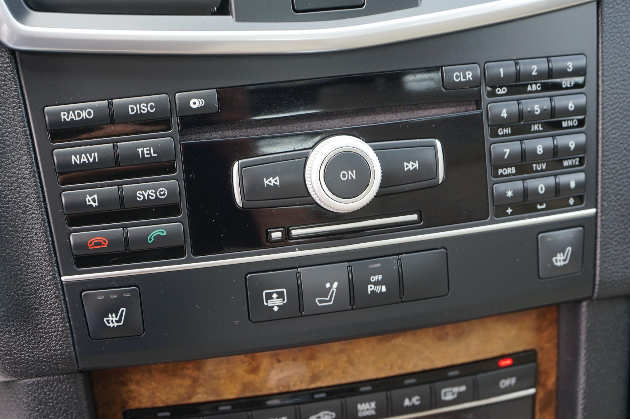 Used 2011 Mercedes-Benz E 350 4MATIC Sedan image 18