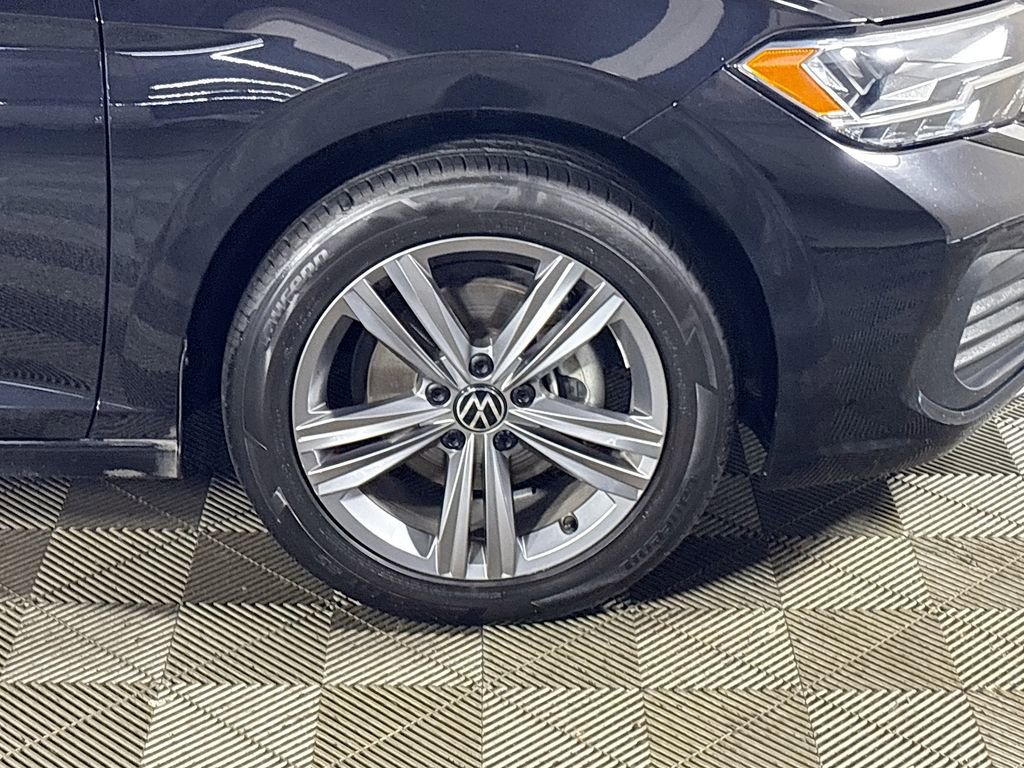 Used 2024 Volkswagen Jetta SE FWD image 22