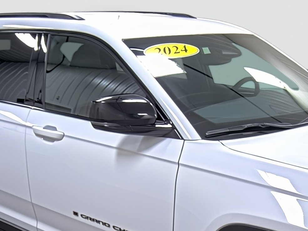 Used 2024 Jeep Grand Cherokee L Laredo image 15