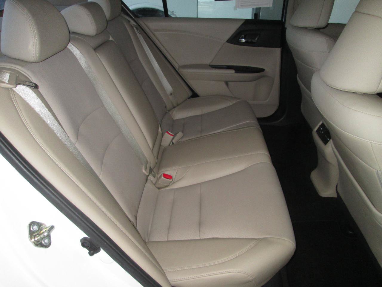 Used 2017 Honda Accord EX-L image 39