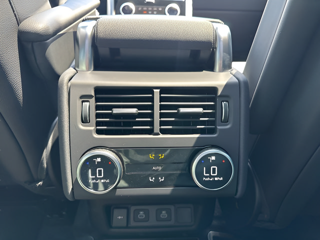 Certified 2025 Land Rover Discovery S AWD/4WD image 33