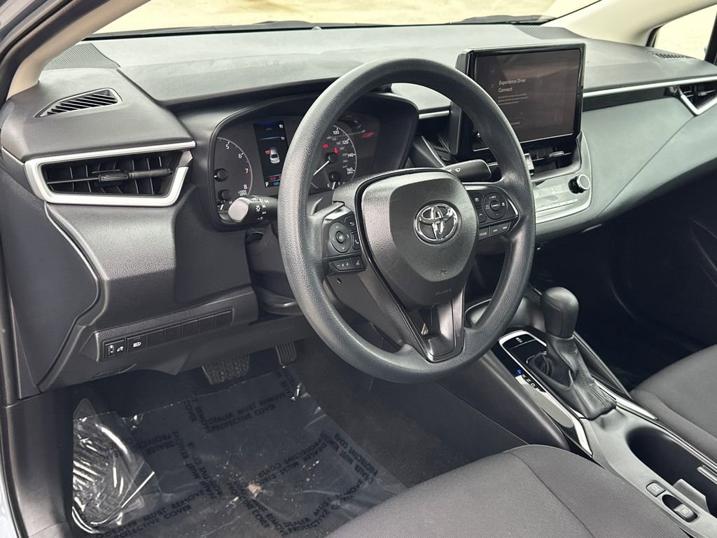 Used 2025 Toyota Corolla LE image 15
