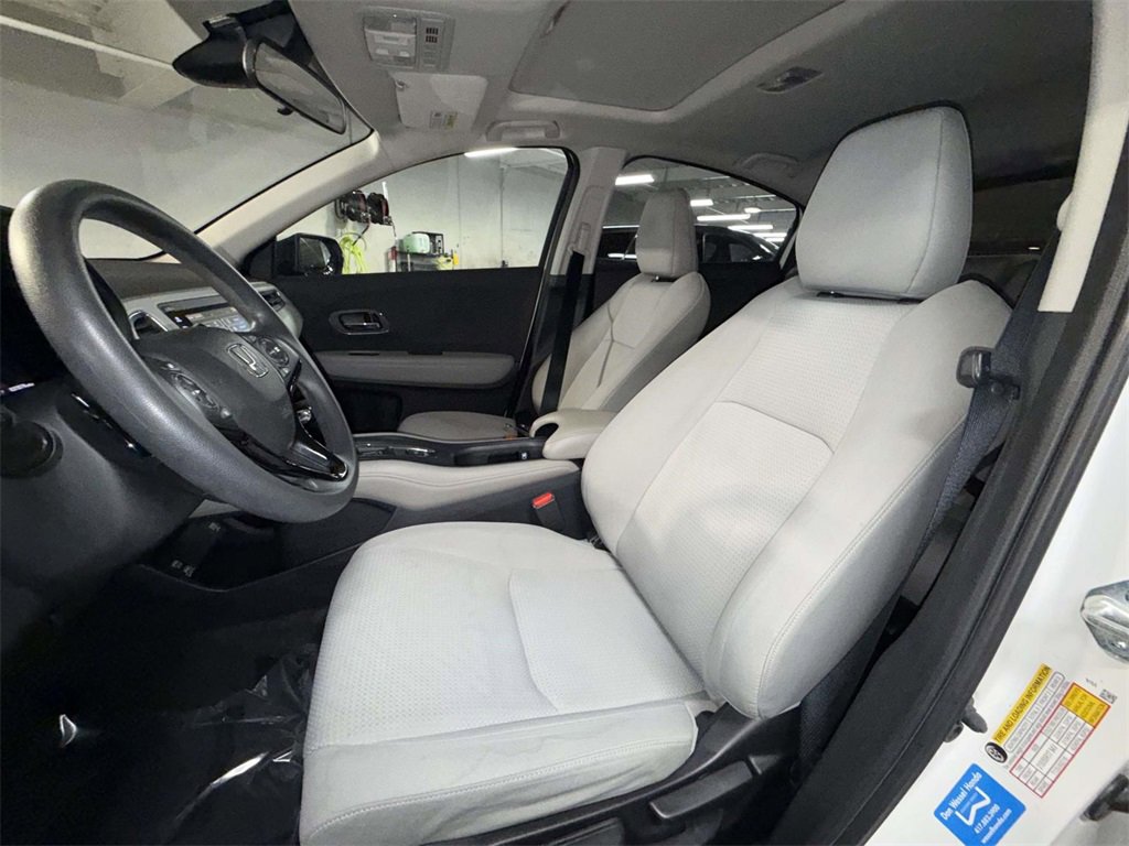 Used 2021 Honda HR-V EX image 2