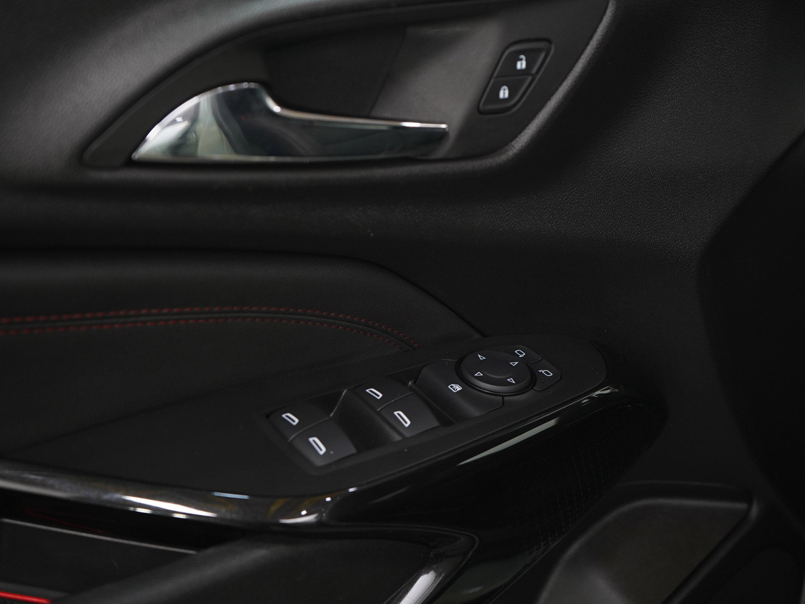 Used 2024 Chevrolet Trax RS w/ Driver Confidence Package FWD image 20