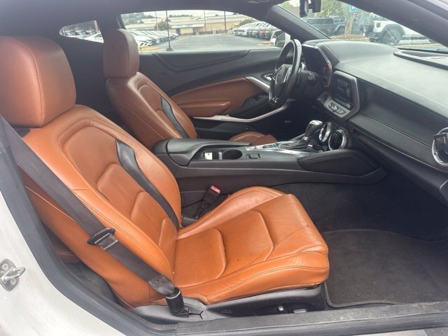 Used 2016 Chevrolet Camaro LT RWD image 19