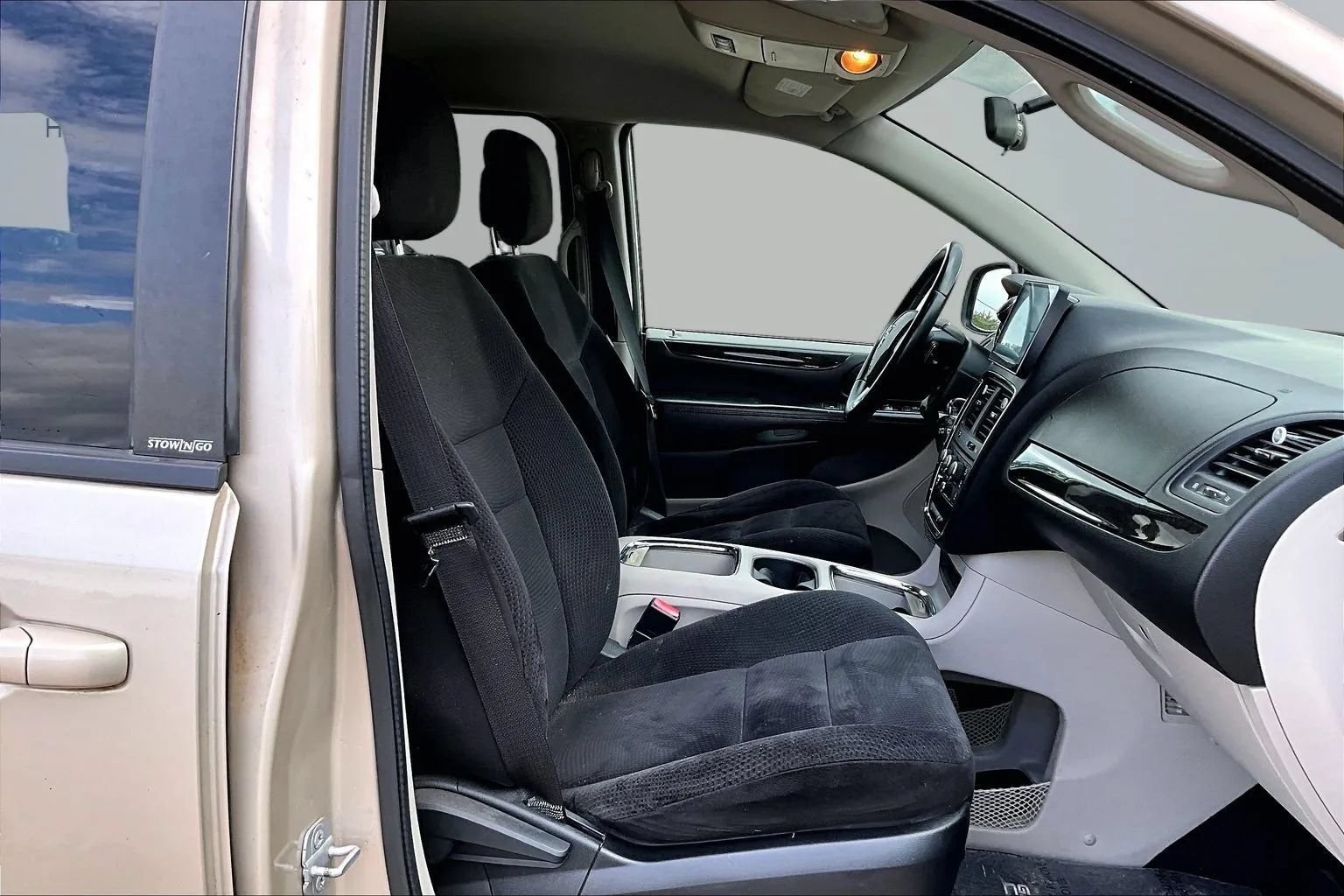 Used 2014 Dodge Grand Caravan SXT w/ Rear Park Assist Package FWD image 28