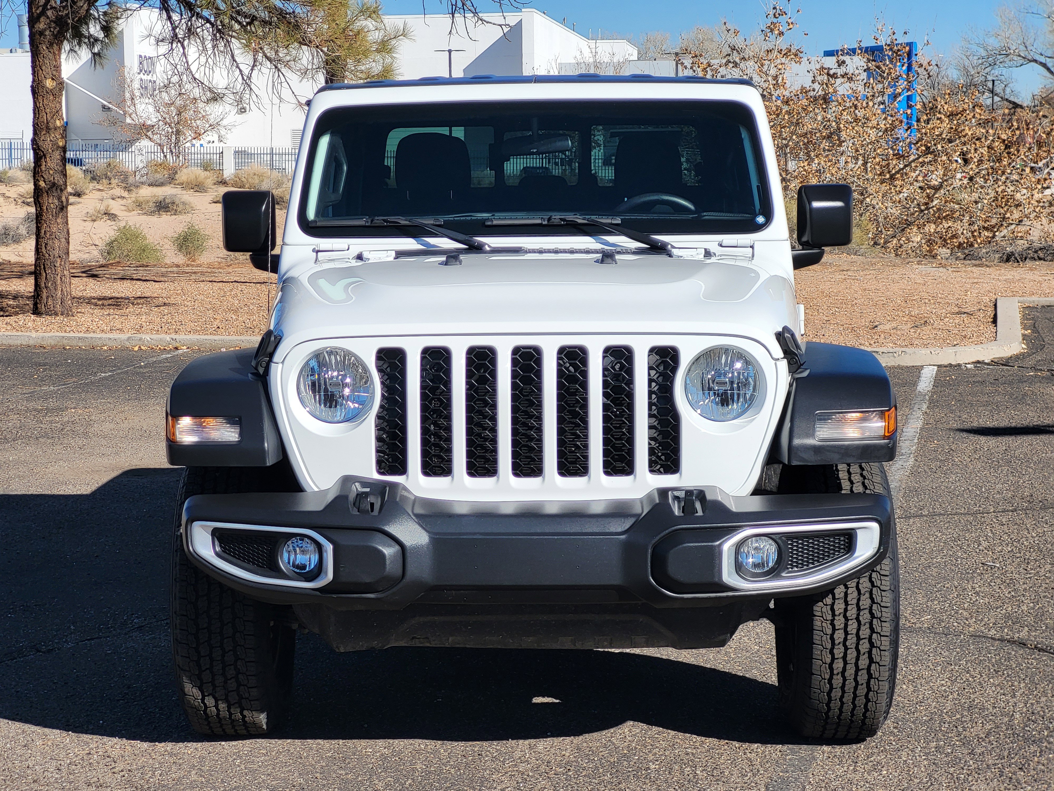 Used 2023 Jeep Gladiator Sport image 9