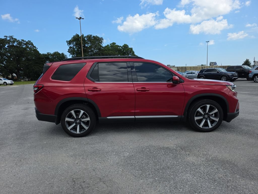 Used 2025 Honda Pilot Elite image 9
