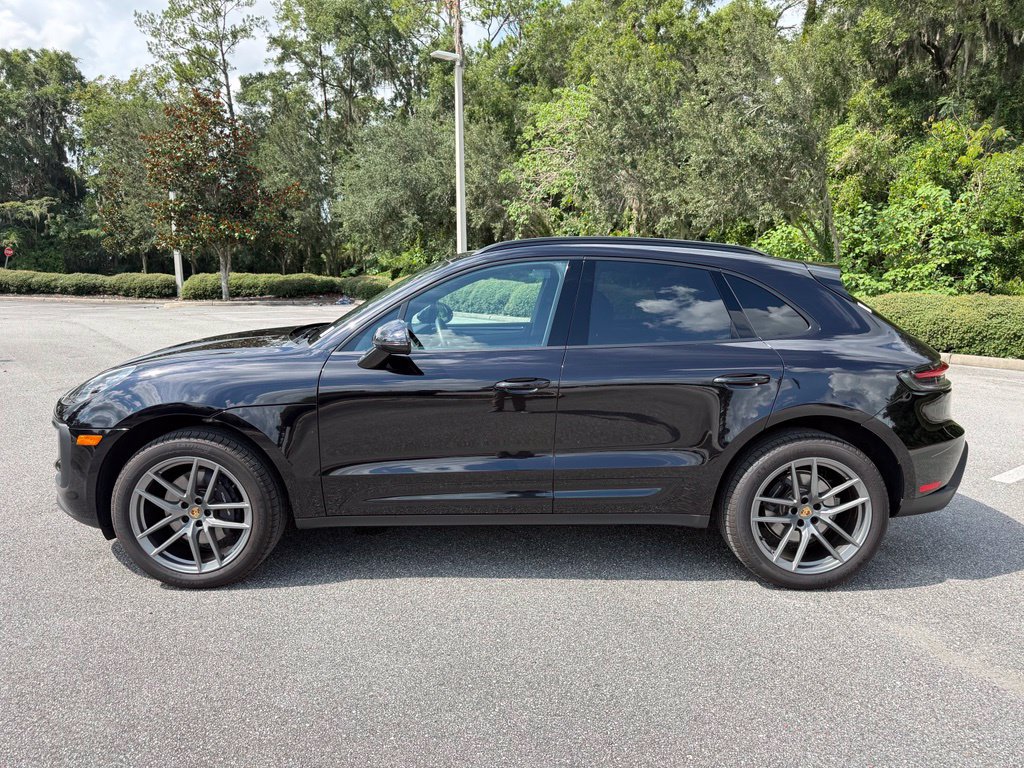 Used 2026 Porsche Macan AWD/4WD image 2