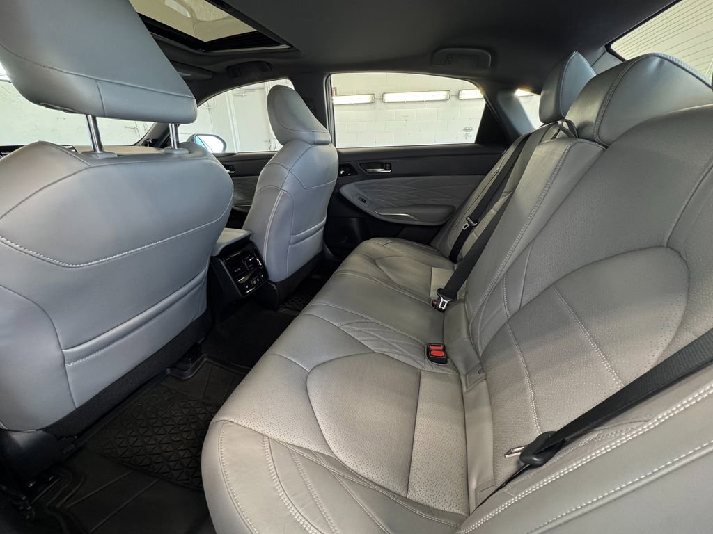 Used 2021 Toyota Avalon Limited w/ Advanced Safety Package FWD image 23