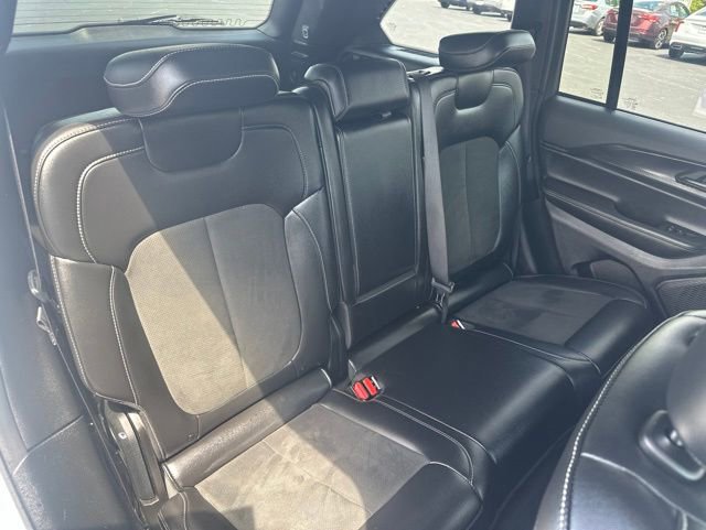 Used 2025 Jeep Grand Cherokee Altitude AWD/4WD image 19