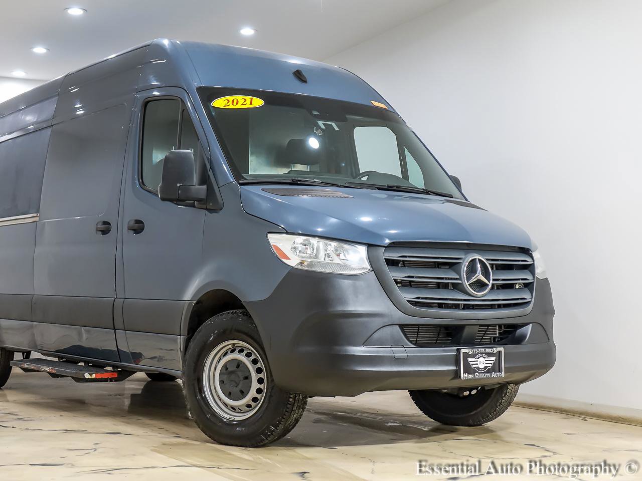 Used 2021 Mercedes-Benz Sprinter 2500 image 2