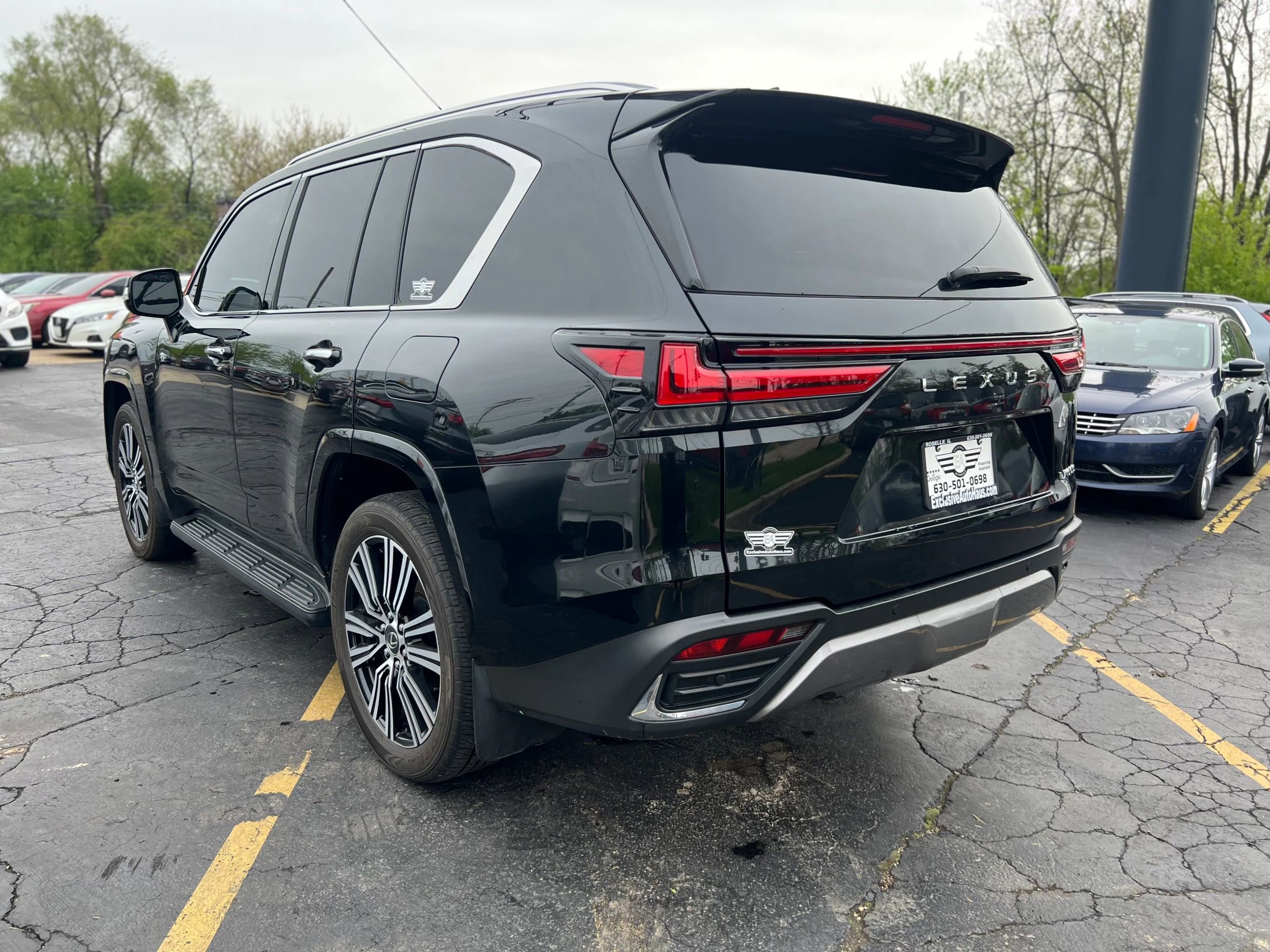 Used 2024 Lexus LX 600 4WD w/ Luxury Package image 5