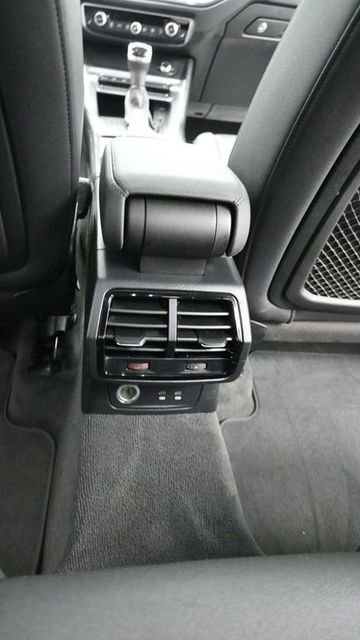 Used 2020 Audi Q3 2.0T Premium image 16