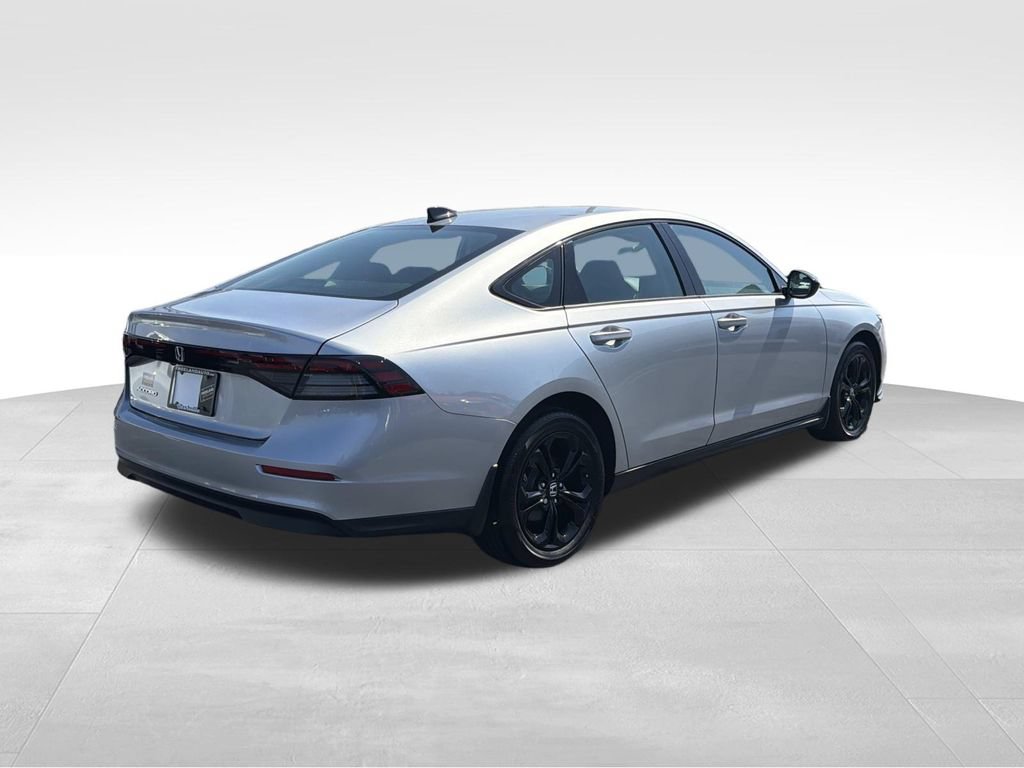 Used 2025 Honda Accord SE image 3
