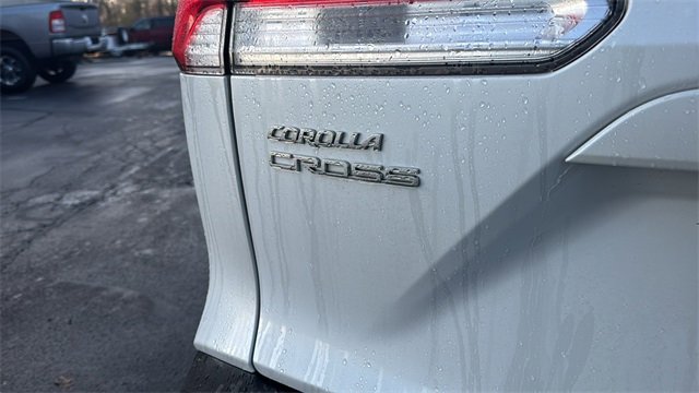 Used 2024 Toyota Corolla Cross LE image 31
