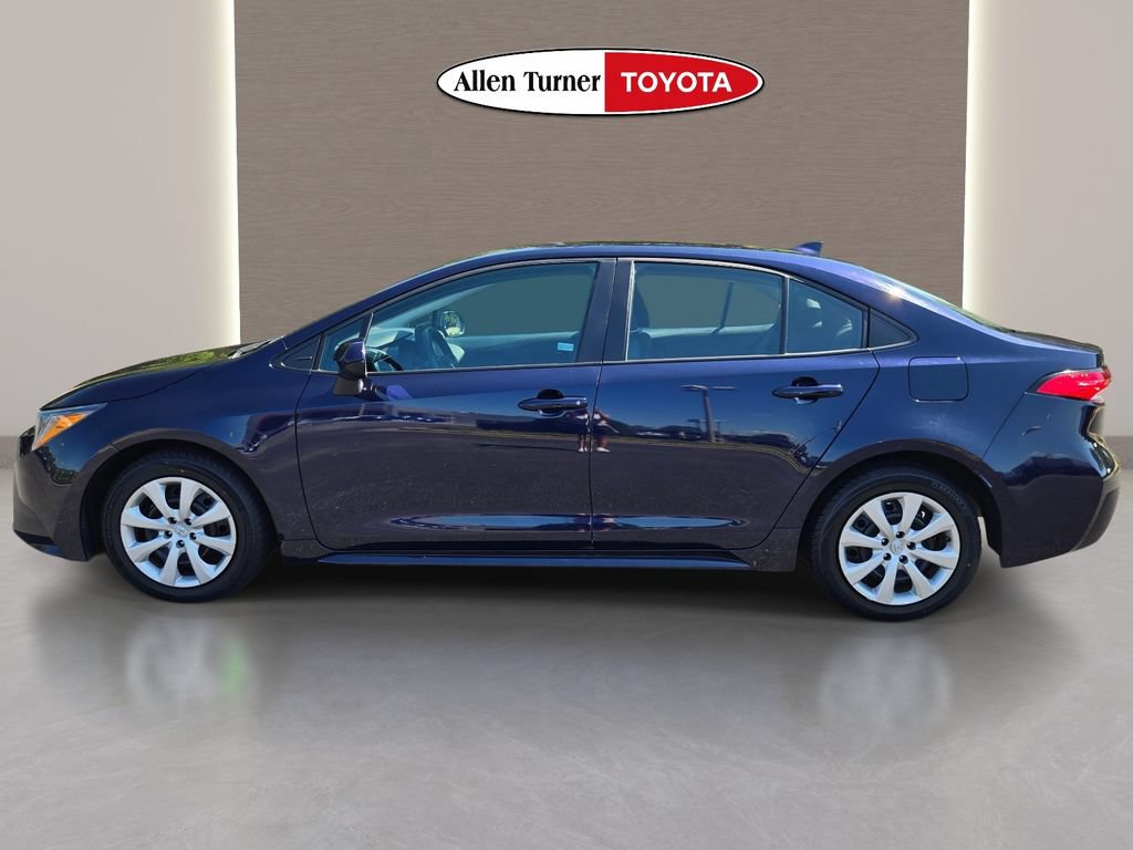 Used 2025 Toyota Corolla LE FWD image 10