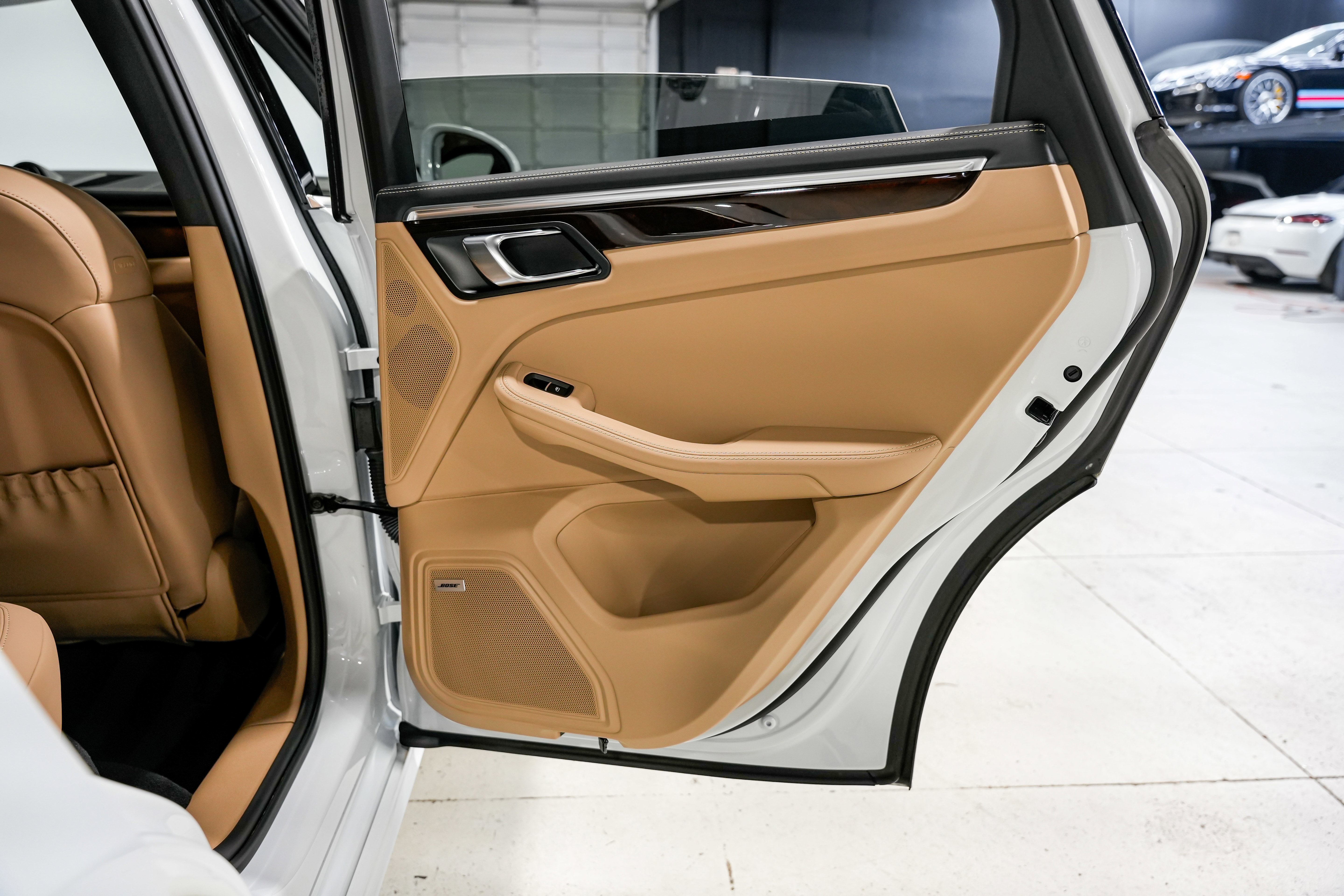 Used 2023 Porsche Macan S image 34