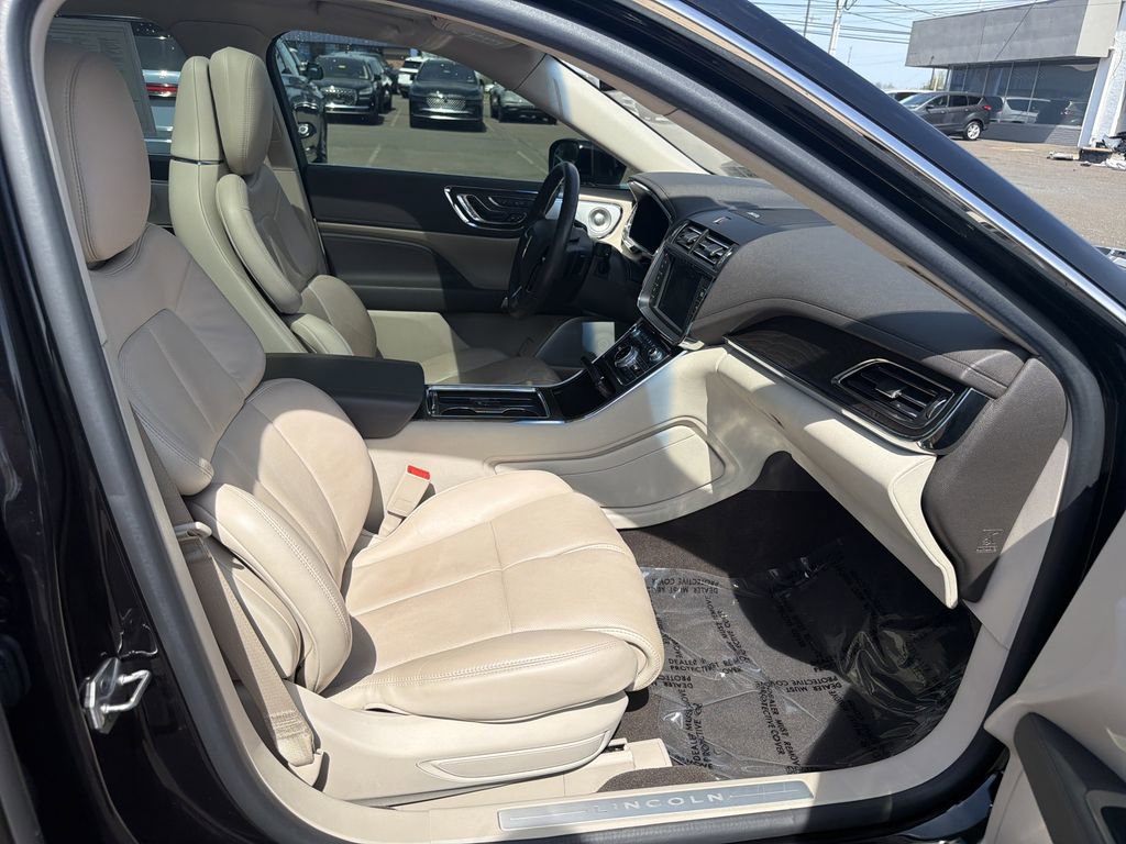 Used 2019 Lincoln Continental Reserve AWD/4WD image 15