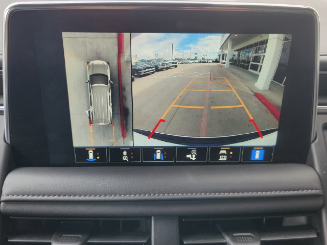 Used 2024 Chevrolet Tahoe Z71 w/ Luxury Package AWD/4WD image 16